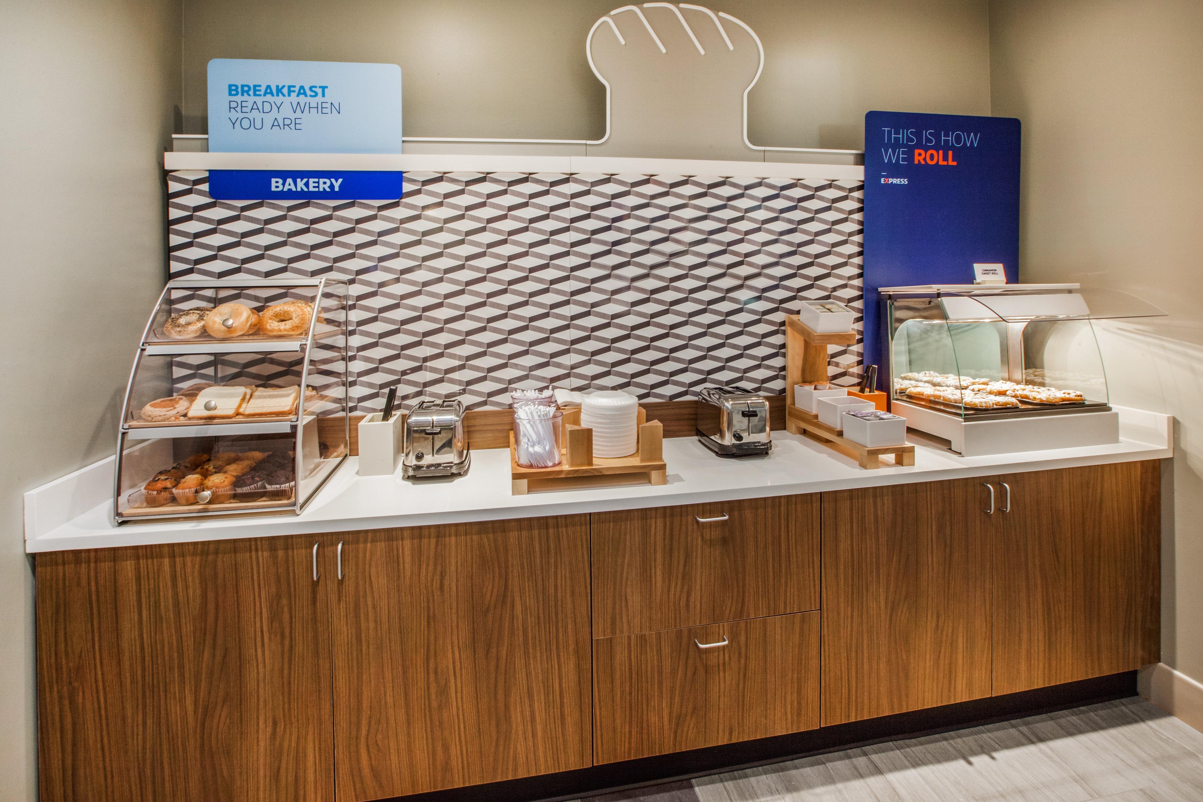 Holiday Inn Express & Suites - Cincinnati Ne - Red Bank Road By Ihg Екстериор снимка