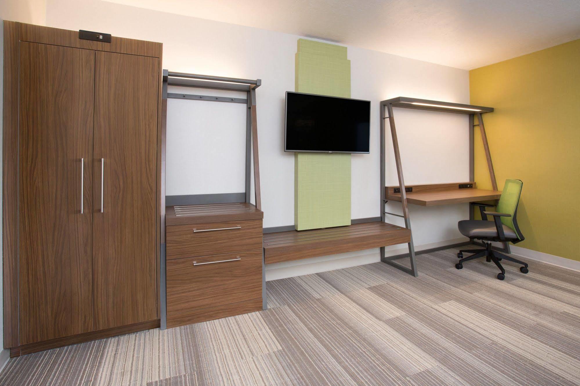 Holiday Inn Express & Suites - Cincinnati Ne - Red Bank Road By Ihg Екстериор снимка