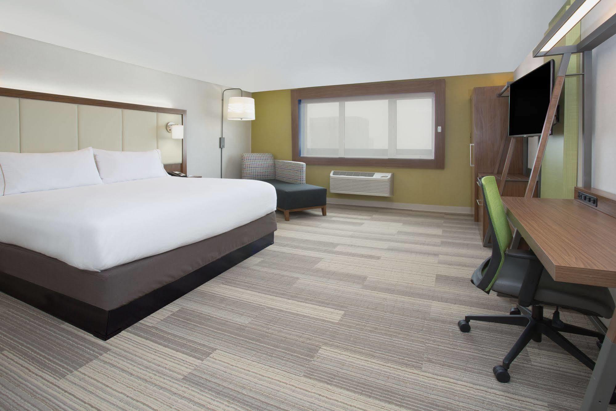 Holiday Inn Express & Suites - Cincinnati Ne - Red Bank Road By Ihg Екстериор снимка